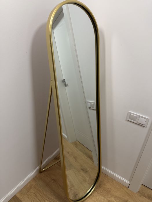 Oglinda decorativa cu suport