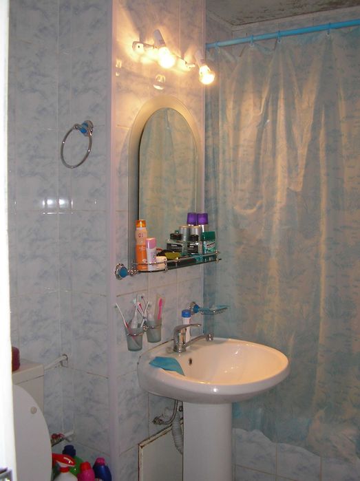 Vand apartament doua camere