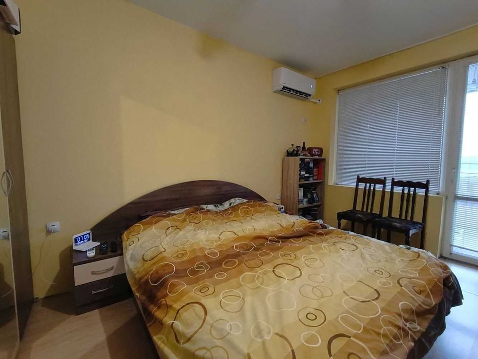 Двустаен апартамент в кв. Колю Фичето