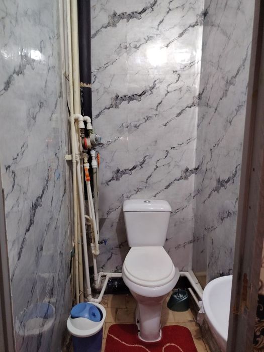 sotiladi sergili 8 lakatsa juda yaxshi joyda joylashgan