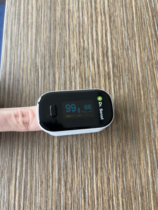 Пулсов оксиметър Dr. Senst (YK-80B)