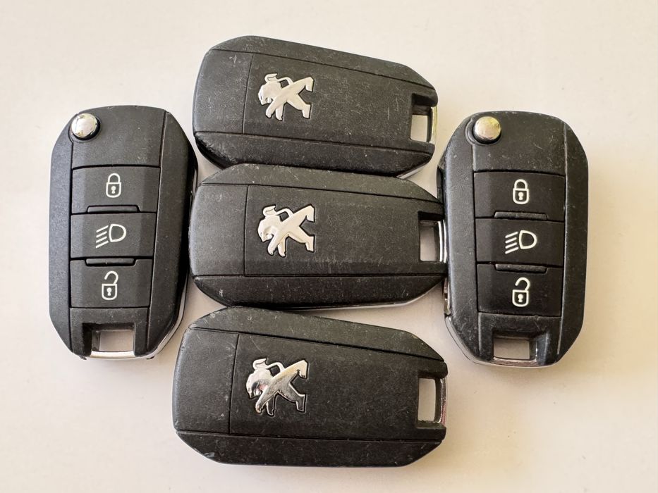 Ключ Peugeot оригинален с 3бутона 208/308/508