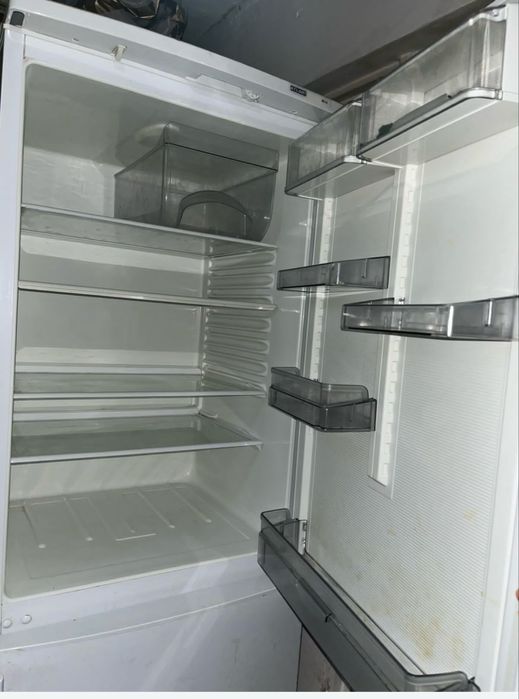 Холодильник 2 мерт продам