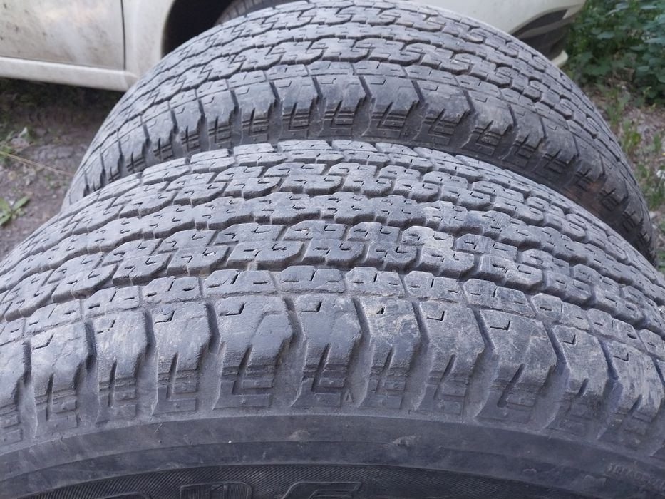 2 шины Bridgestone 265 65 R17.
