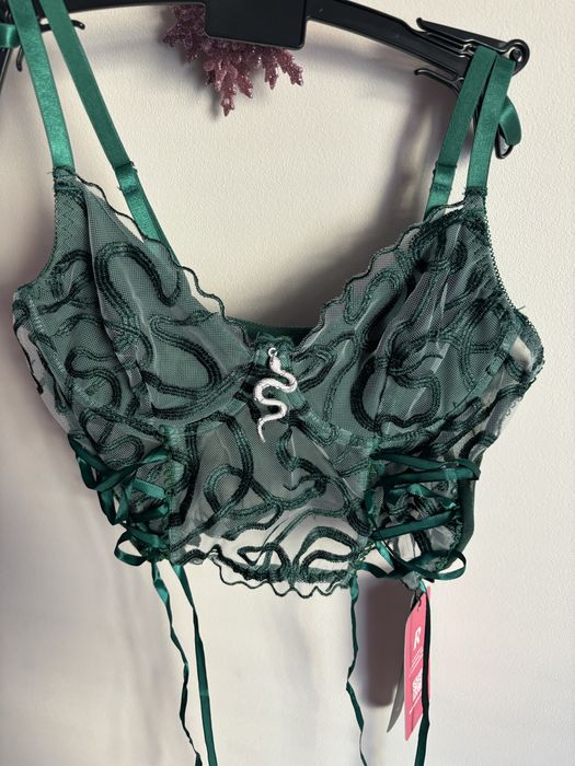 Корсет с бродерия