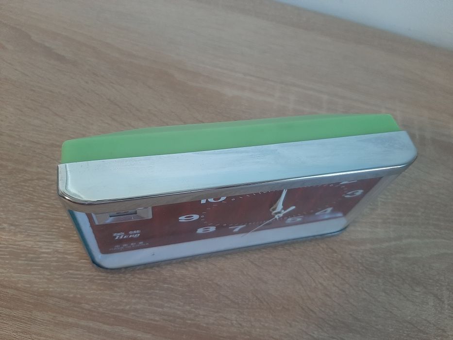 Ceas de masă vintage HERO – Mecanic, Funcțional, Model Retro de Colecție