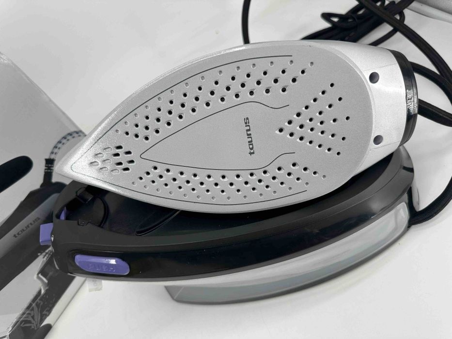 Чисто нова ютия парогенератор TAURUS 2800w