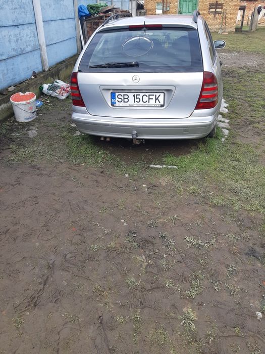 Vand mercedes 220 urgent neg.