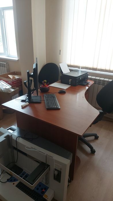 Стол срочно по 2 шт