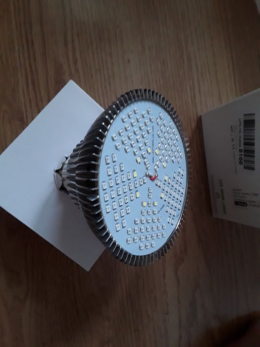 Bec led pentru creșterea plantelor