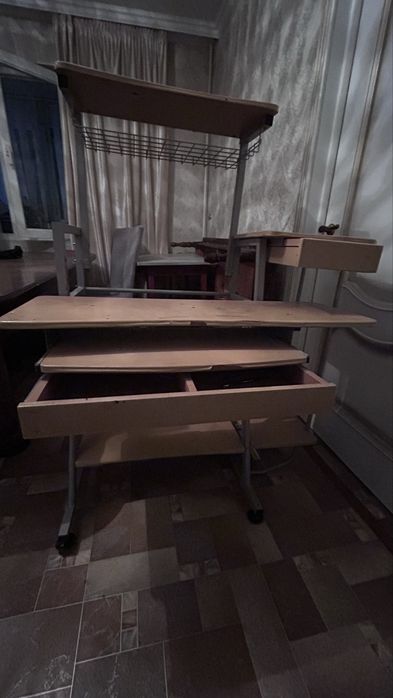 Продается Стол б/у