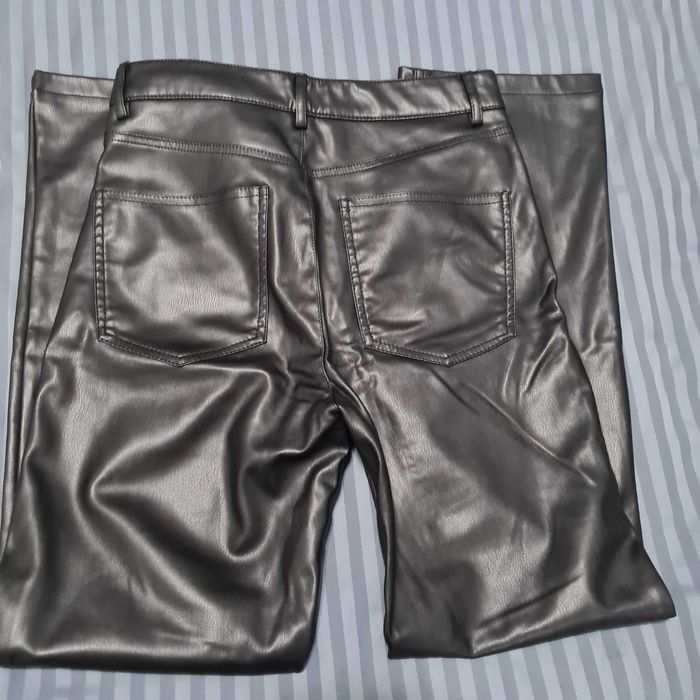 Кожен панталон Зара