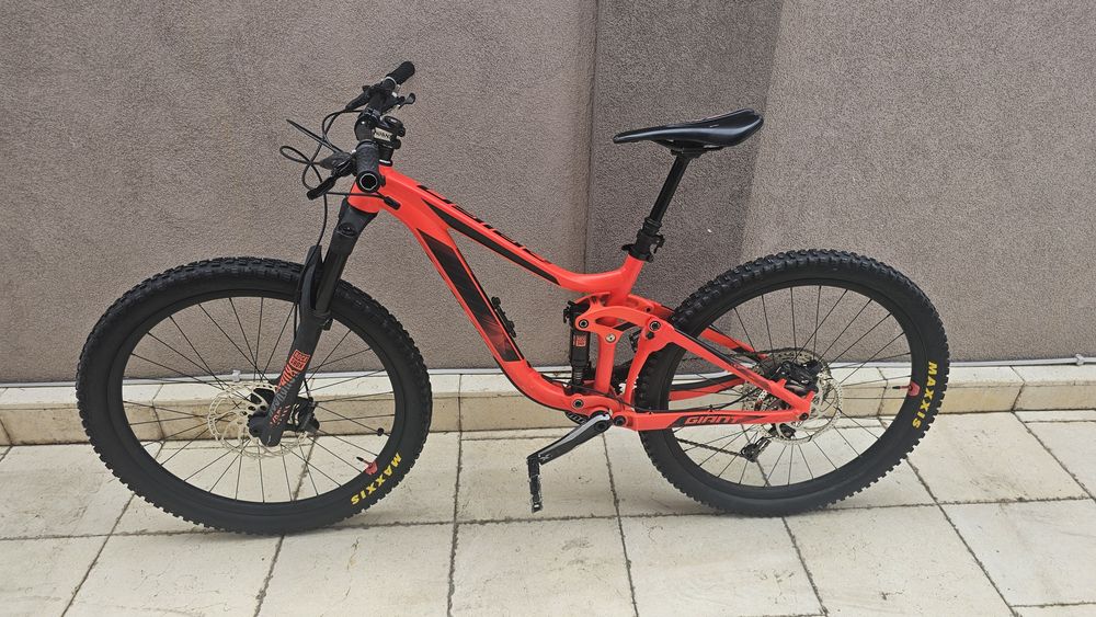 Giant Reign 2 (Model 2021) – Mărime M – Roți 27.5" – Echipare Stock