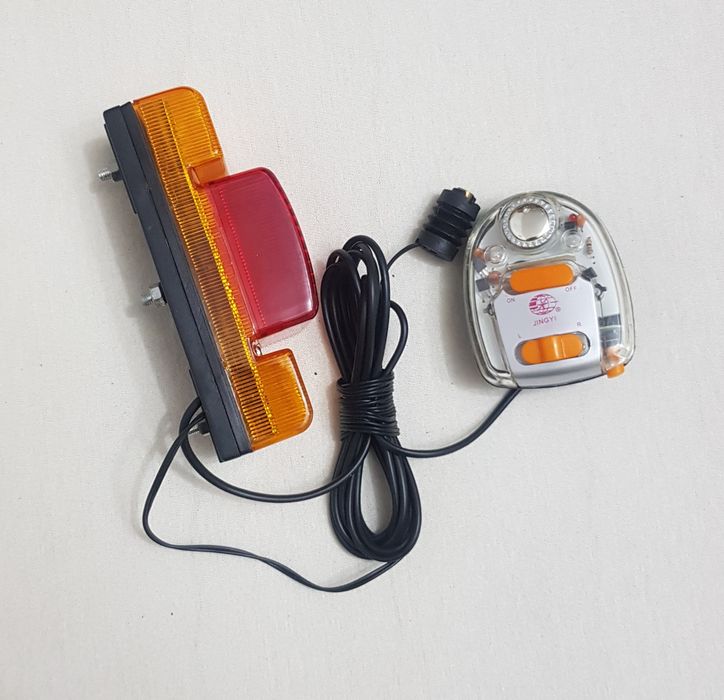 Alarma, sonerie bicicleta, moped cu semnalizare pe led, Noi in cutie