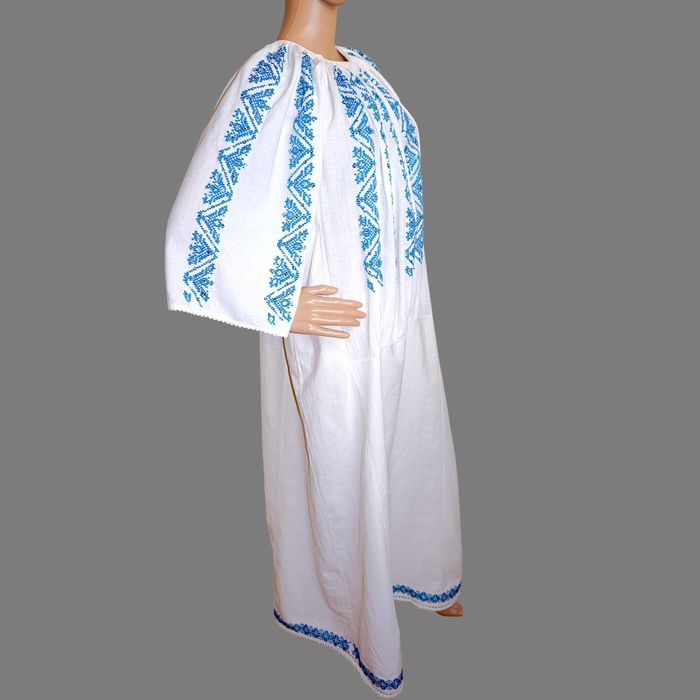 Ie veche din Mehedinti cu paiete metalice ,ie cu poale L-XL