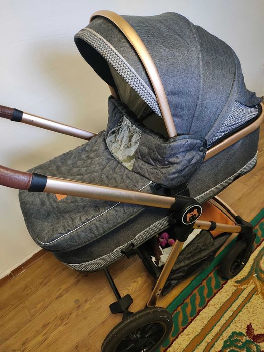 Продам коляску 3 в 1