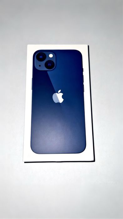 IPHONE 13 BLACK + 5 huse