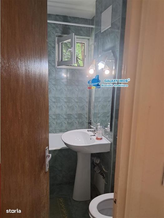 vanzare ap cu 3 camere cf 1 dec  . TRIVALE  .