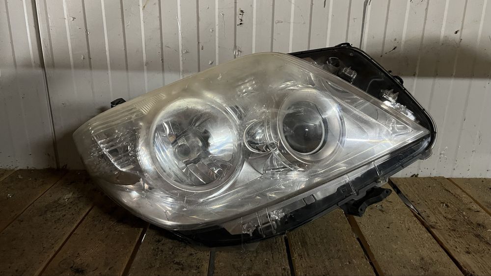Десен фар Toyota Land Cruiser