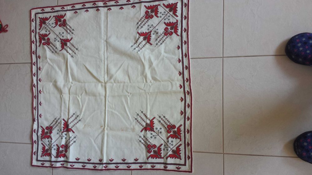 Ковьор ръчно бродиран