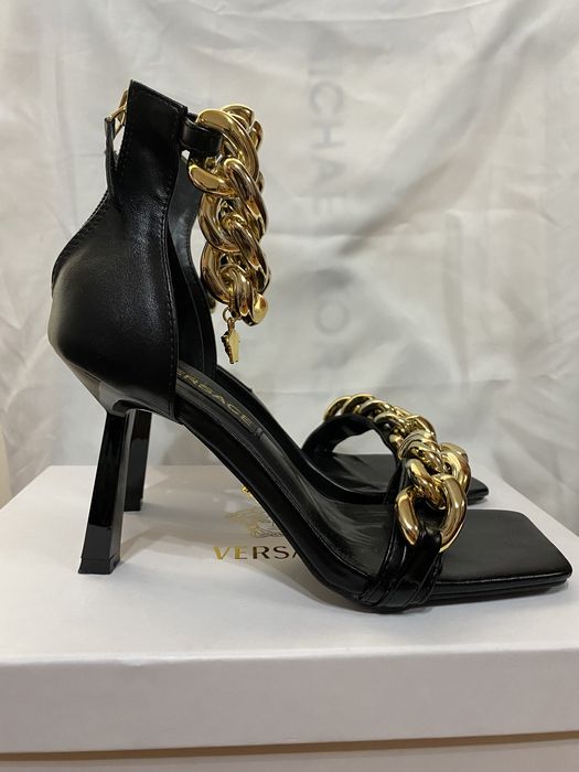 Босоножки versace