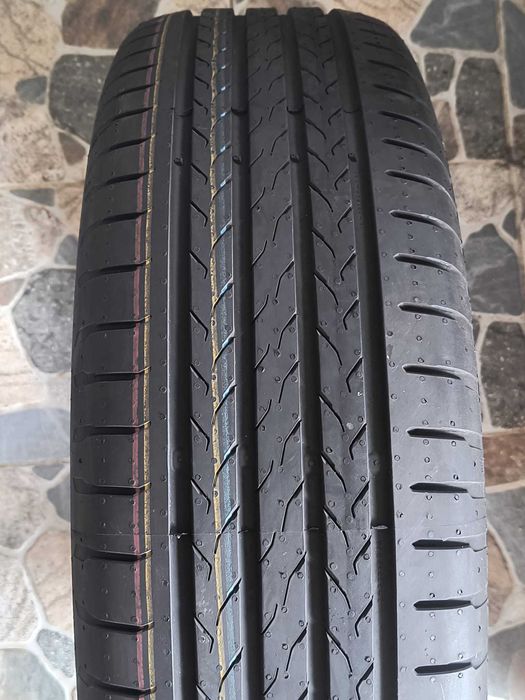 Vand 2 caucicuri VARA CONTINENTAL 215/60/R18