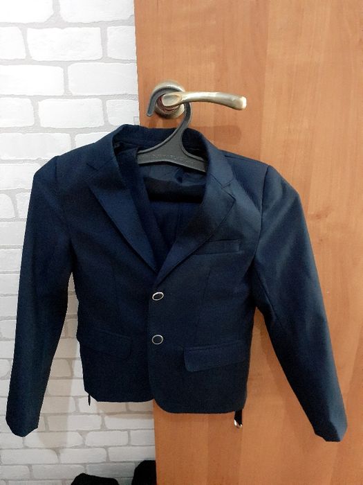 Костюм тройка продам