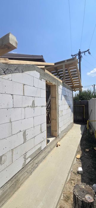 Meseriașii (constructor )