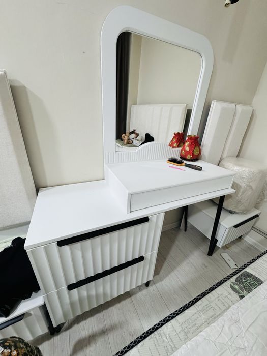 Спальный гарнитур ЛАРА Срочно продается