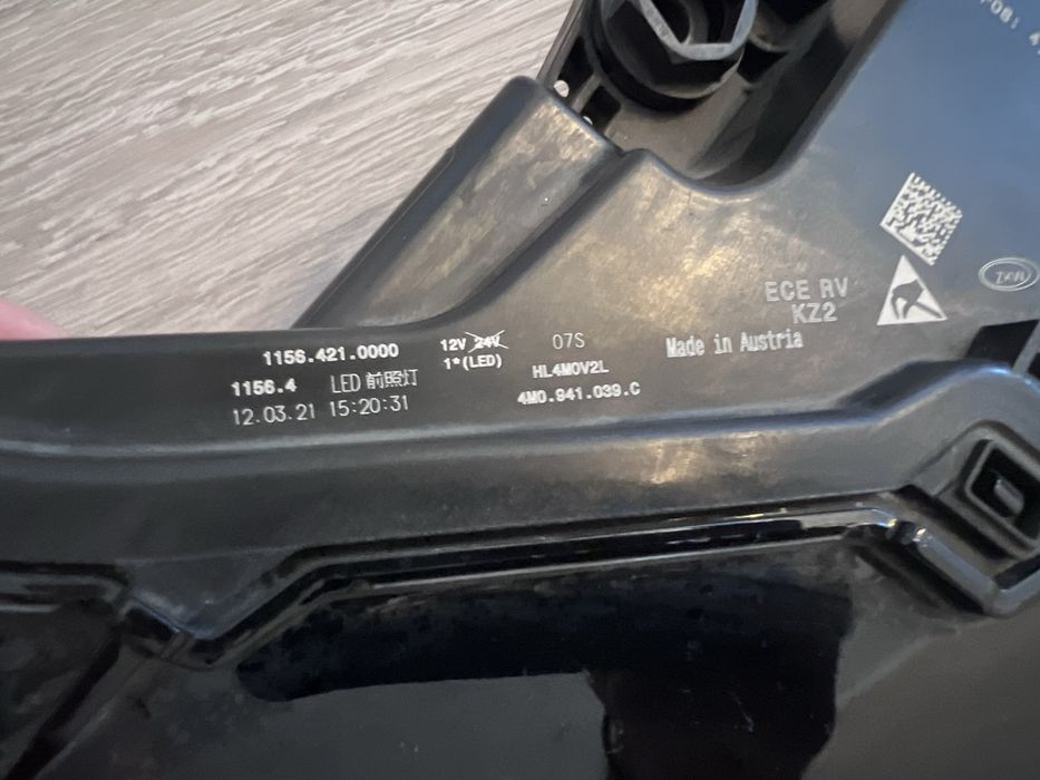 Far stanga Audi Q7 4M, Matrix, Original, De Europa, Cod 4m0941039C