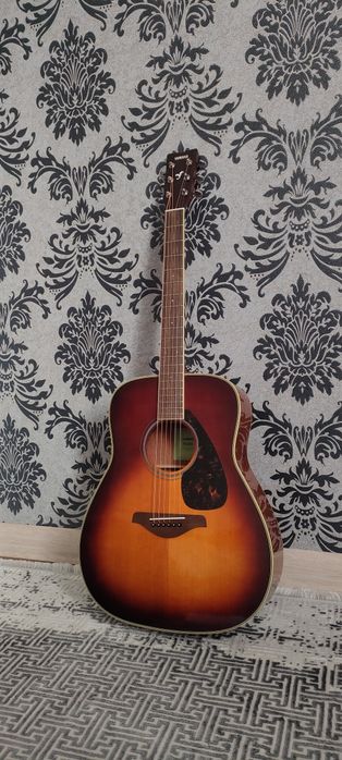 Акустическая гитара Yamaha FG820