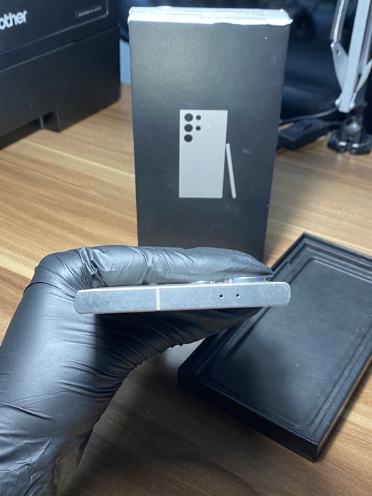 Samsung Galaxy s24 ultra • 512 GB • Titanium Gray