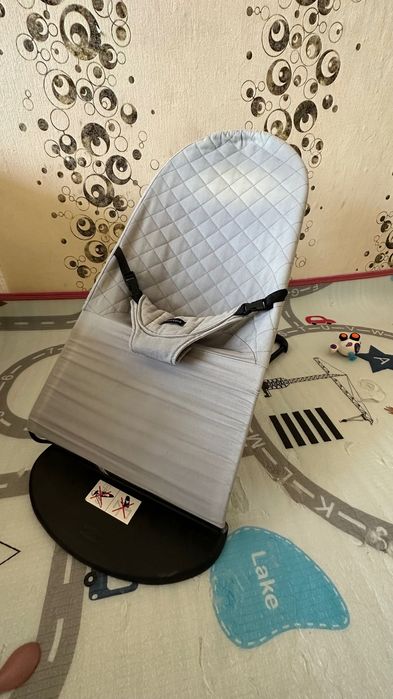 Продам ШЕЗЛОНГ для детей.