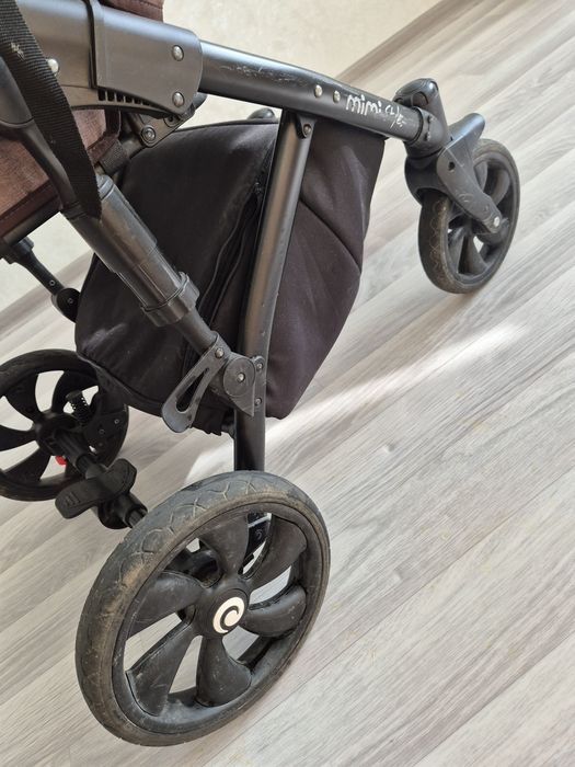 Продам детскую  коляску