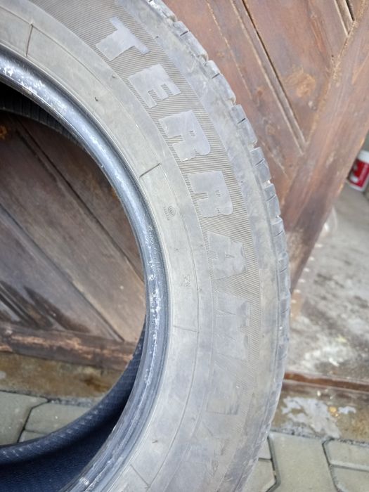 Все сезонни гуми 215/60/17