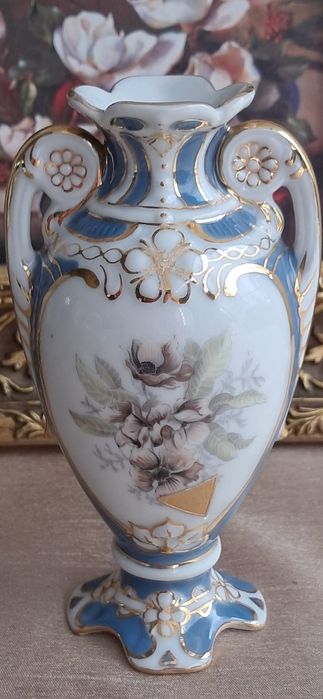 Порцеланови вази Royal Dux