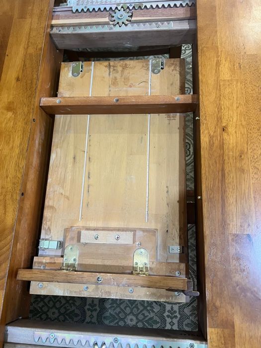 Стол обеденный и 6 стульев