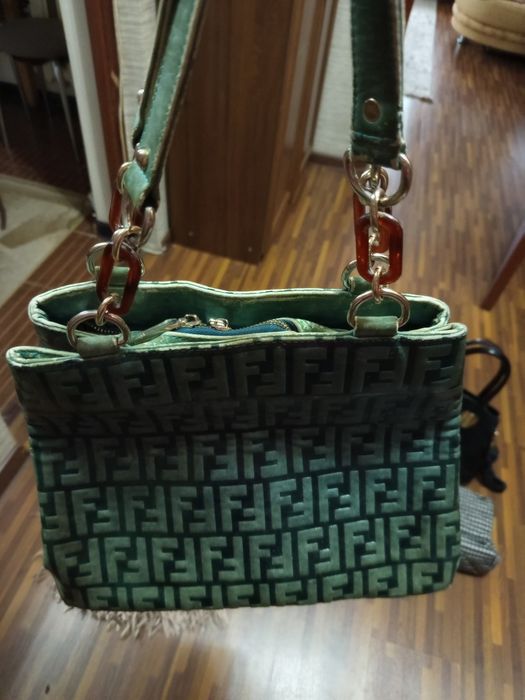 Сумки женские продам