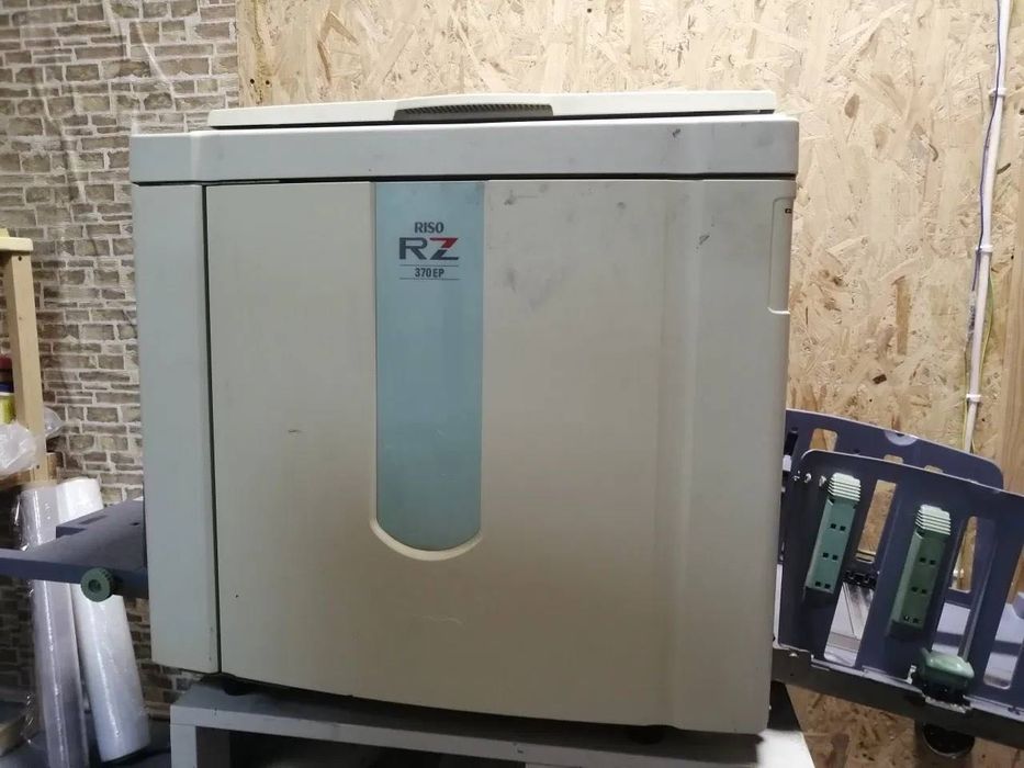 продам дубликатов ризограф Riso RZ 370 A3 risograf sotiladi