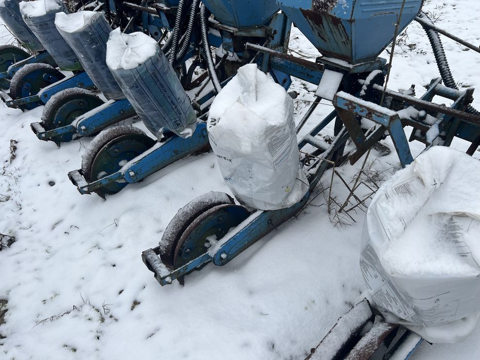 Vand mig ingrasaminte semanatoare spc 6 si prasitoare porumbi