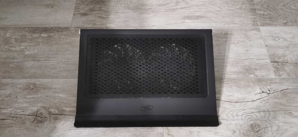 Dell Vostro 15 3510 със включена охлаждаща подложка DeepCool