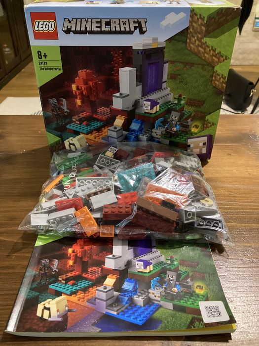Lego minecraft 21172- Portalul ruinat