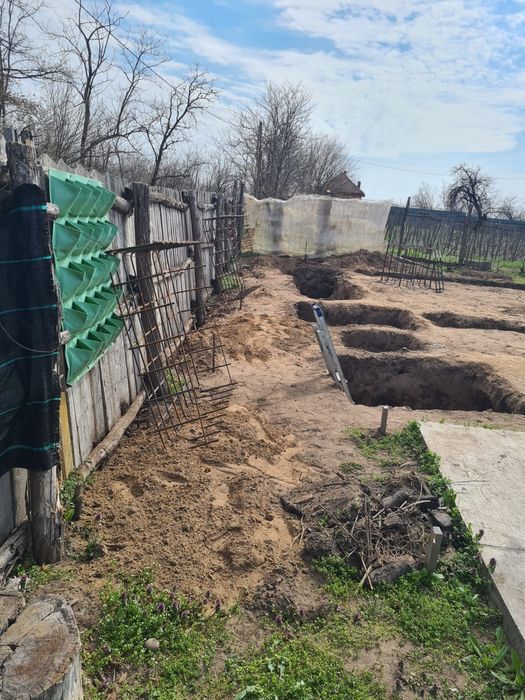 Execut săpături pentru constructii