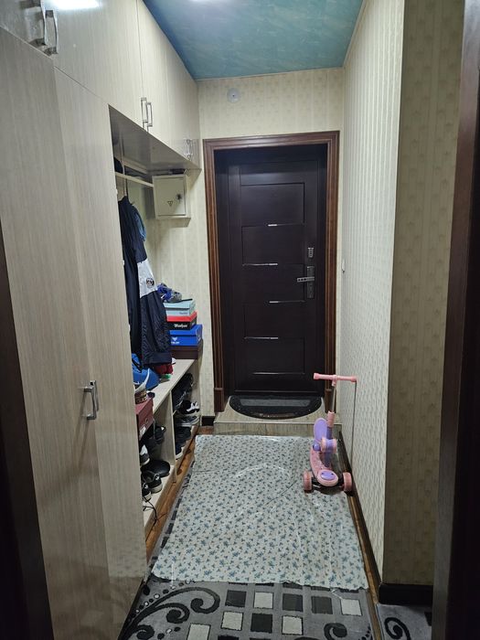 Продам 2/2/4 м. Космонавтов