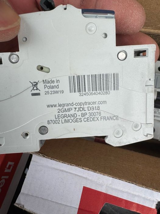 Автоматический выключатель Legrand