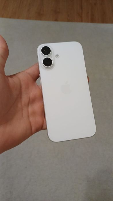 Айфон 16 в отличном состоянии