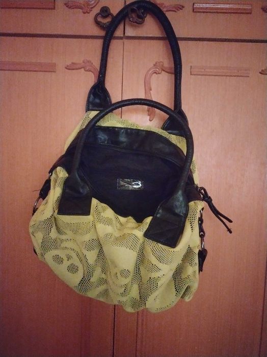 Дамска чанта с черепи