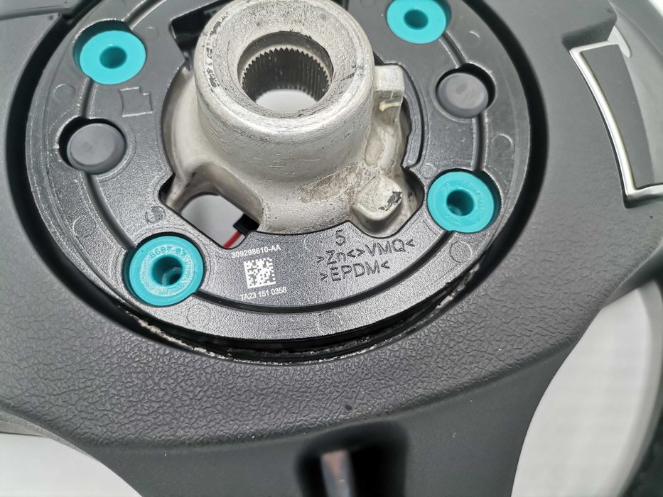 Нов M Sport волан G05 BMW G30 G31 G06 G15 G01 X5 X6 G07 Вибрация Пера