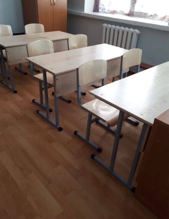 Школьная парта со стулья комплект для тенедрщиков