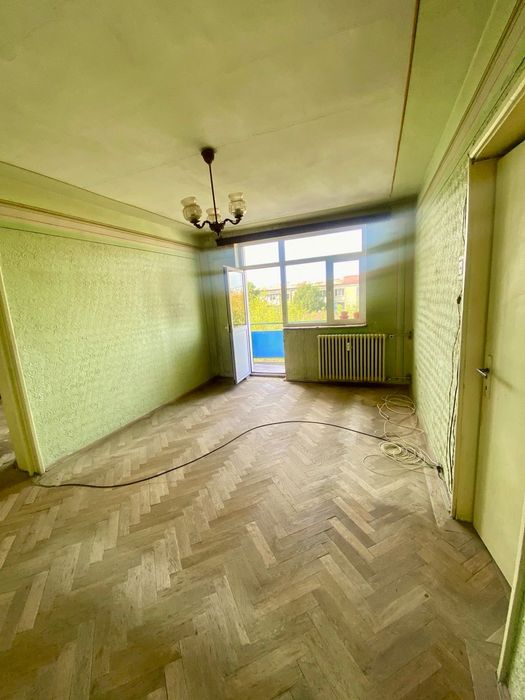 Apartament 2 camere, bloc cărămidă, Calea București-Institut, sud, acoperiș nou